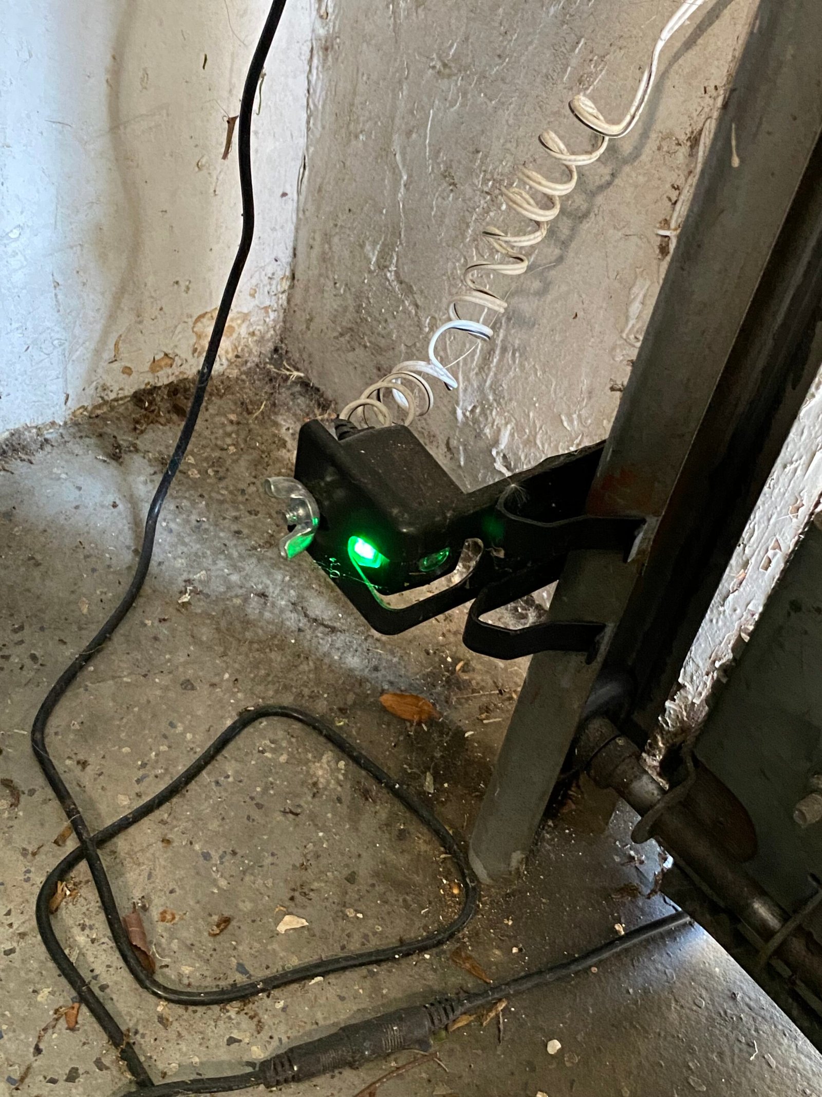 Garage door opener sensor and wiring service in Pasadena CA