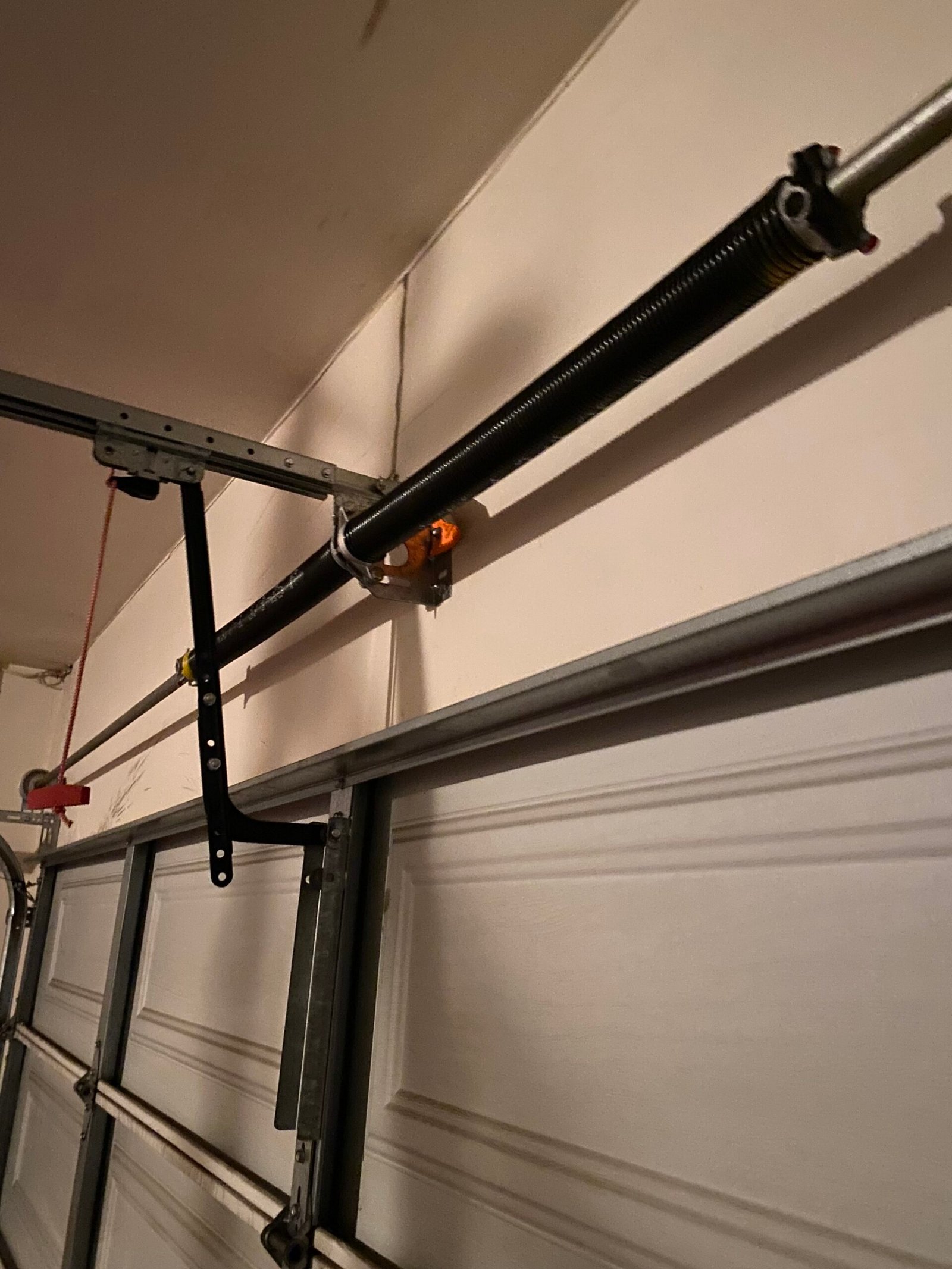 Same-day garage door springs replacement for broken spring in Pasadena CA