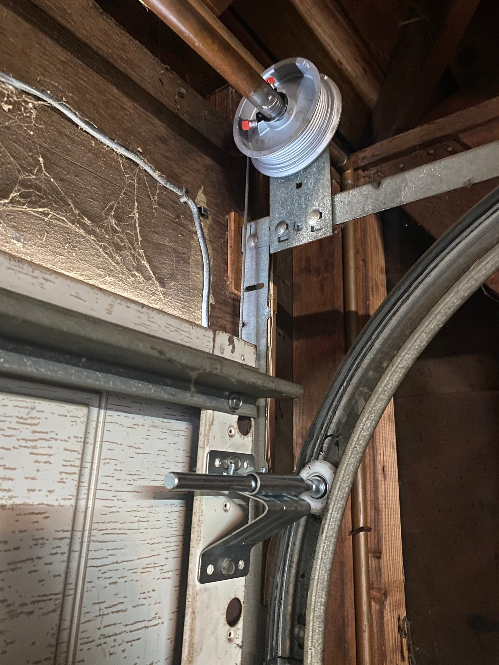 Garage door roller replacement for garage door repair in Pasadena CA